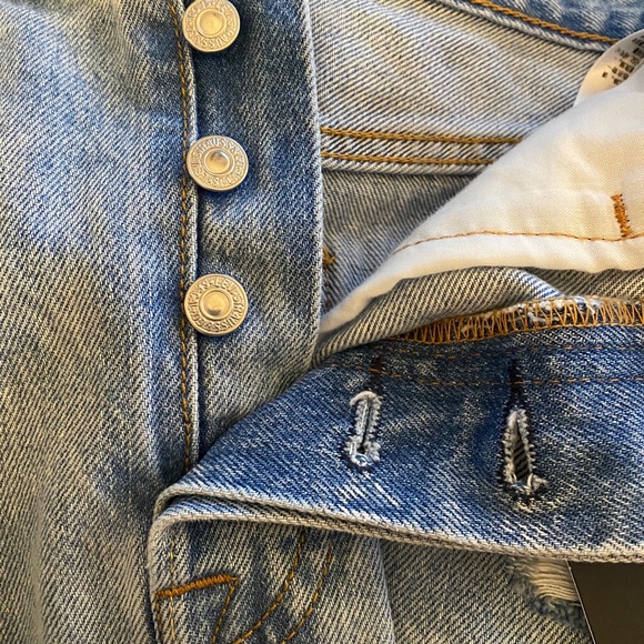 Levi’s deconstructed denim mini skirt NWT 30 - Picture 4 of 9